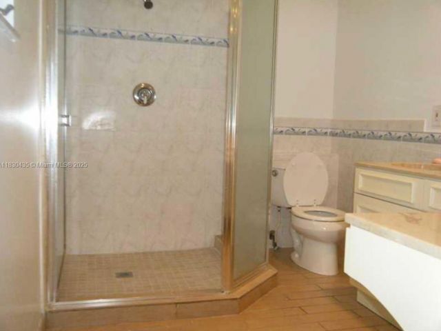 Продажа дома по адресу 6790 SW 10th Ct - фото 6219075