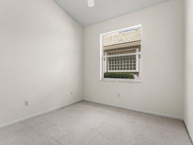 Дом в аренду по адресу 7728 Edinburough Lane - фото 6219264