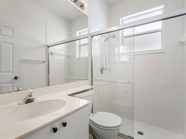 Дом в аренду по адресу 7728 Edinburough Lane - фото 6219265