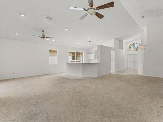 Дом в аренду по адресу 7728 Edinburough Lane - фото 6219274