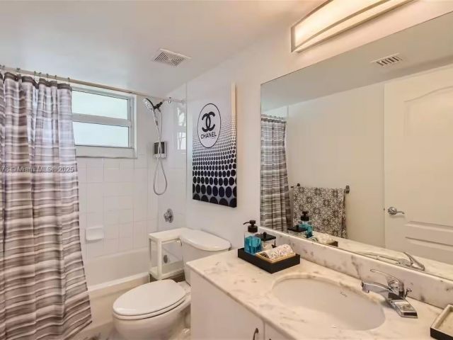 Продажа квартиры #3923 - фото 6244176