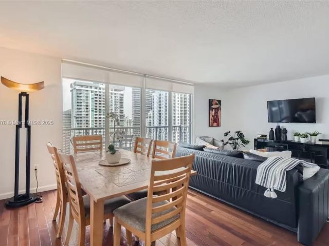 Продажа квартиры #3923 - фото 6244178