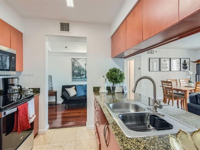 Продажа квартиры #3923 - фото 6244179