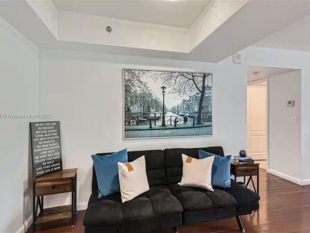 Продажа квартиры #3923 - фото 6244181