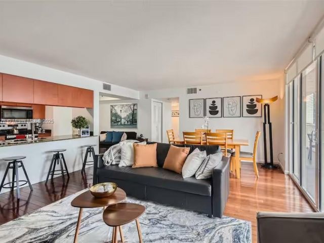 Продажа квартиры #3923 - фото 6244182