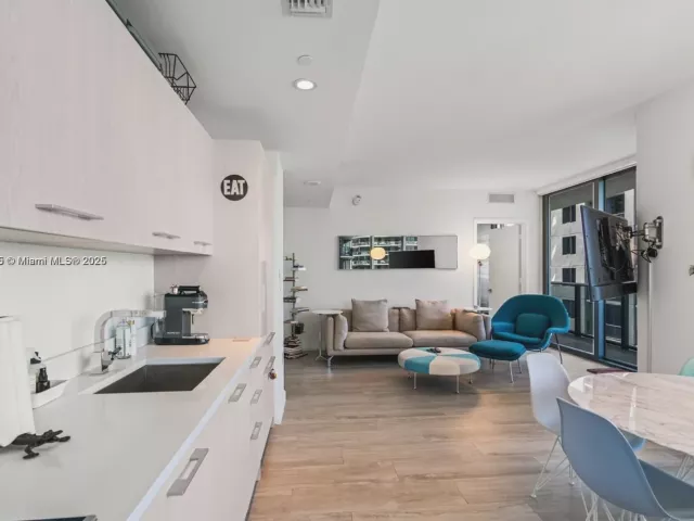 Продажа квартиры #1801 - фото 6247452