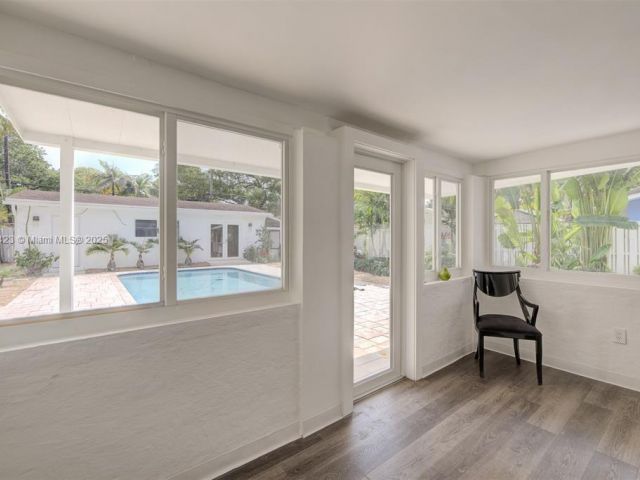 Дом в аренду по адресу 638 SW 5th Ave - фото 6219123