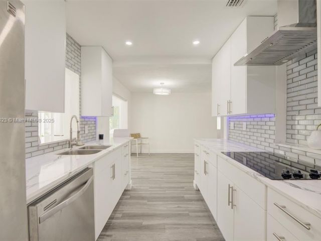 Дом в аренду по адресу 638 SW 5th Ave - фото 6219125