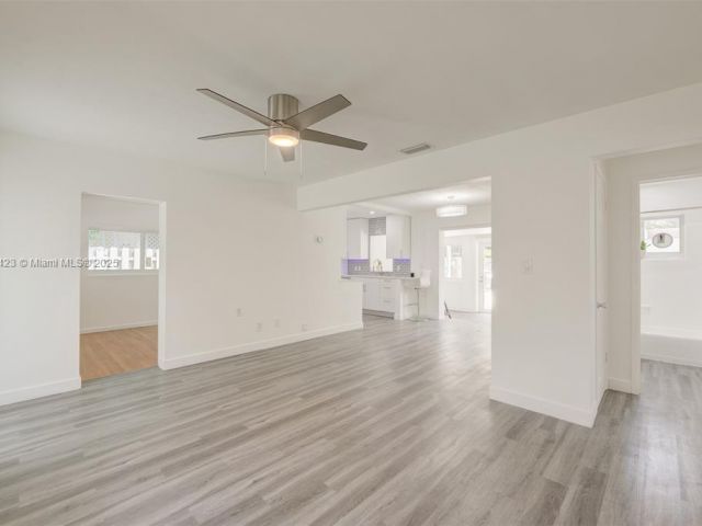 Дом в аренду по адресу 638 SW 5th Ave - фото 6219136