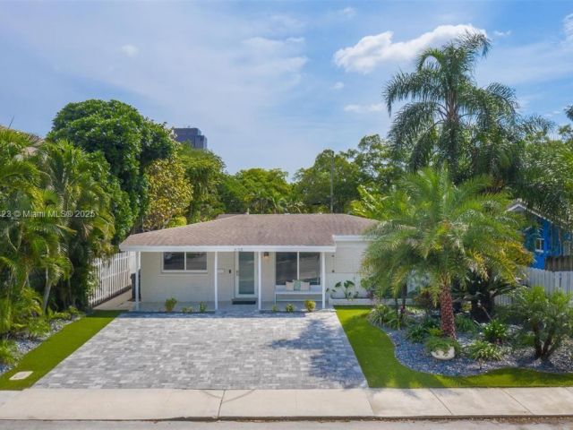 Дом в аренду по адресу 638 SW 5th Ave - фото 6219138