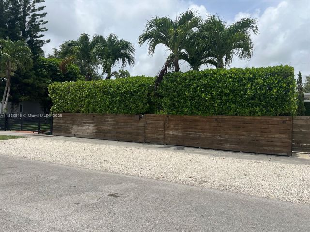 Продажа дома по адресу 323 NW 105th St - фото 6248996