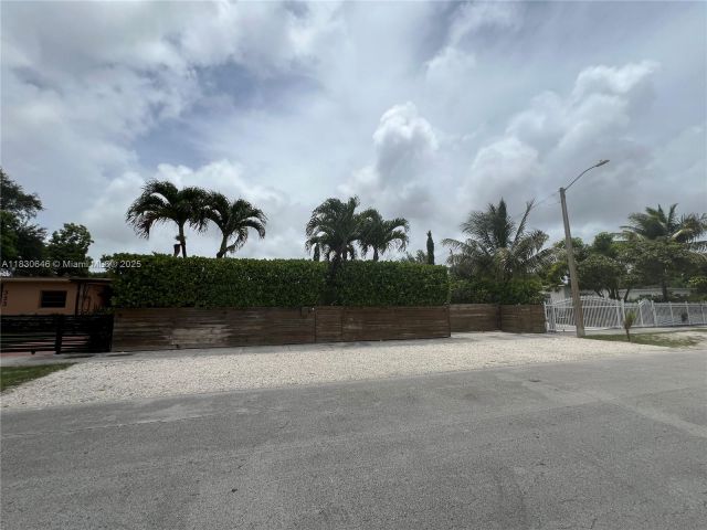 Продажа дома по адресу 323 NW 105th St - фото 6248998