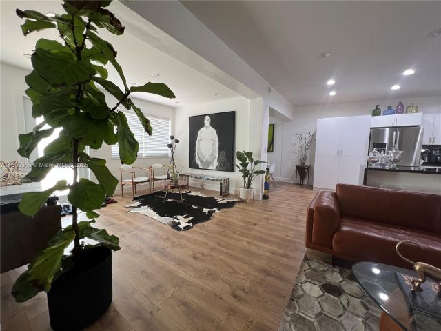 Продажа дома по адресу 323 NW 105th St - фото 6249004