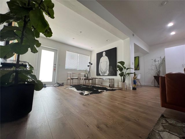 Продажа дома по адресу 323 NW 105th St - фото 6249005