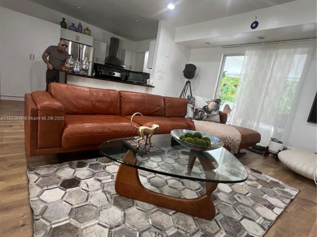 Продажа дома по адресу 323 NW 105th St - фото 6249006