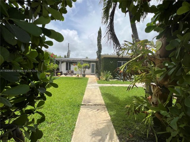 Продажа дома по адресу 323 NW 105th St - фото 6249010