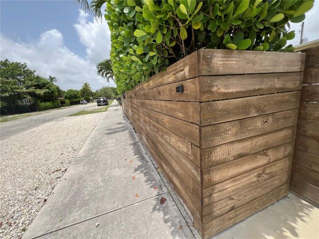 Продажа дома по адресу 323 NW 105th St - фото 6249014