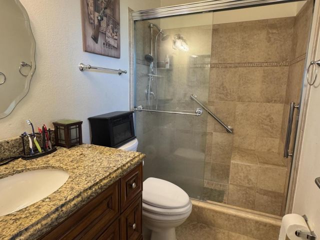 Дом в аренду по адресу 2615 SW Natura Avenue - фото 6231858