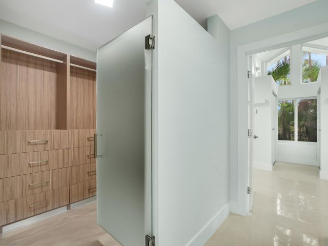 Дом в аренду по адресу 7351 Valencia Drive - фото 6220119