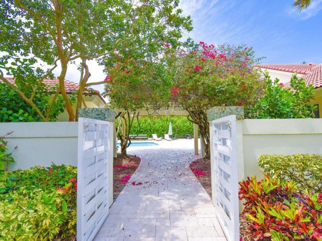 Дом в аренду по адресу 7351 Valencia Drive - фото 6220130