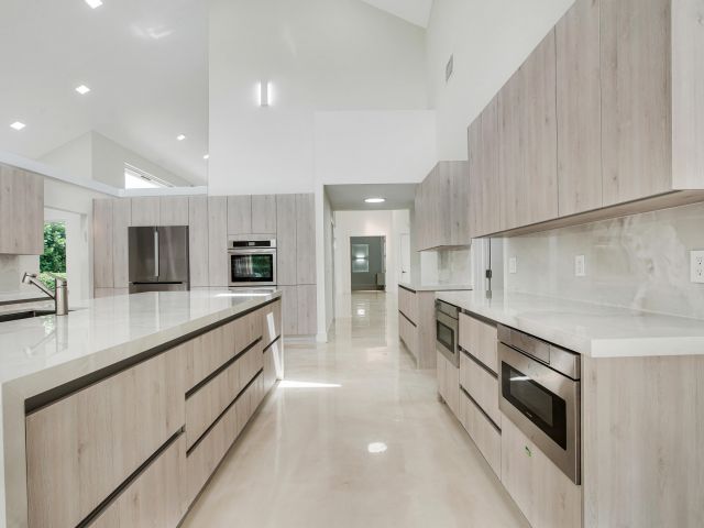 Дом в аренду по адресу 7351 Valencia Drive - фото 6220132