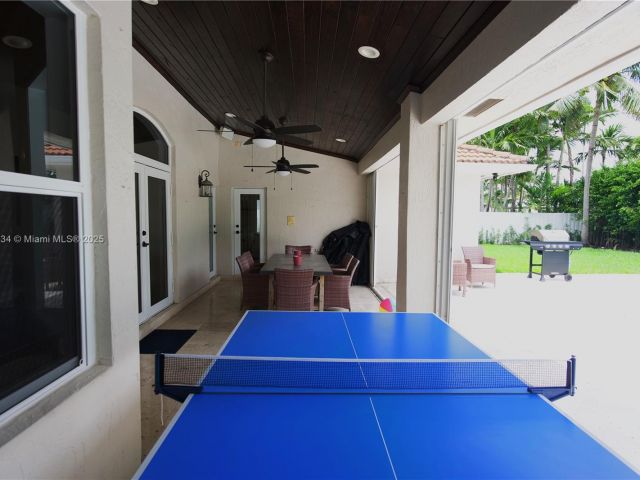 Дом в аренду по адресу 12401 SW 77th St 12401 - фото 6222136