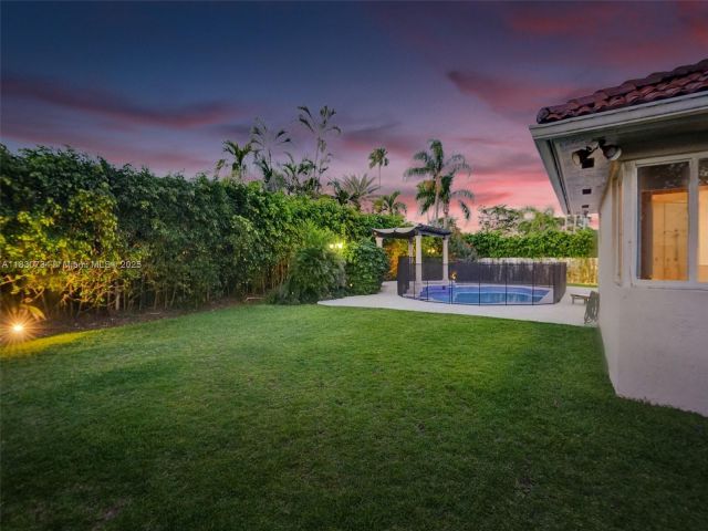 Дом в аренду по адресу 12401 SW 77th St 12401 - фото 6222146