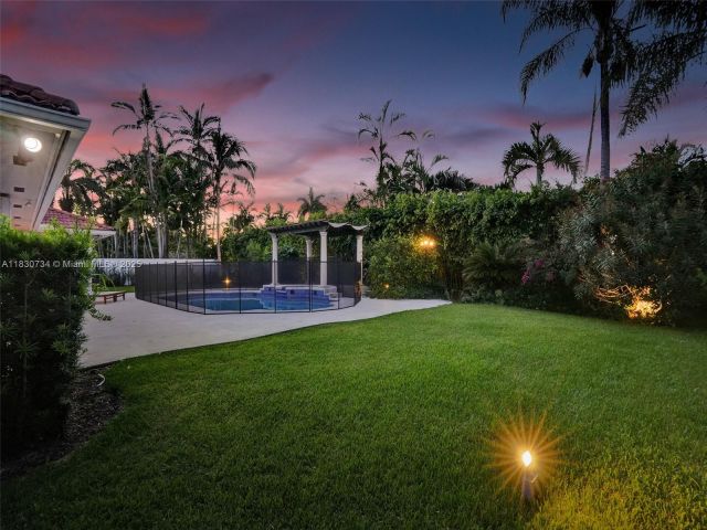 Дом в аренду по адресу 12401 SW 77th St 12401 - фото 6222150