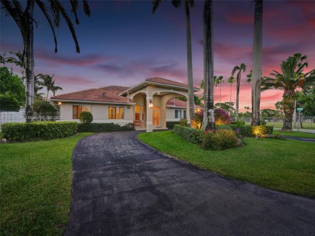 Дом в аренду по адресу 12401 SW 77th St 12401 - фото 6222152