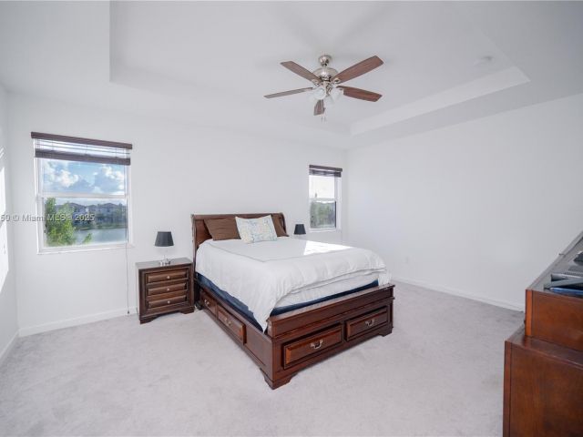 Продажа дома по адресу 1388 SE 27th Ter - фото 6246552