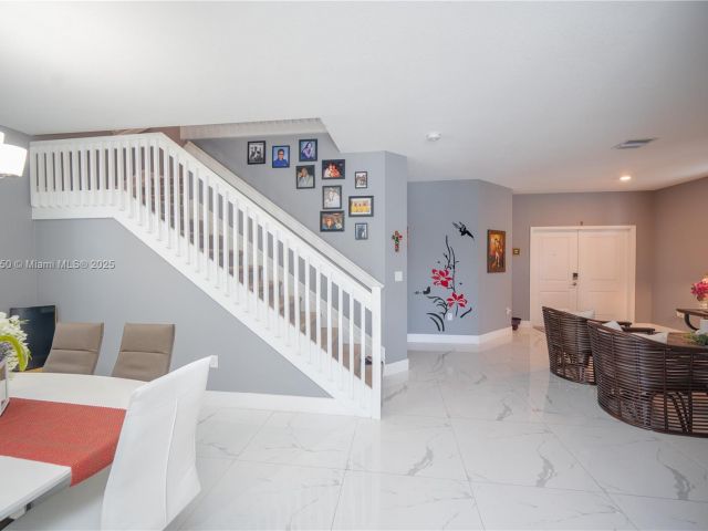 Продажа дома по адресу 1388 SE 27th Ter - фото 6246559