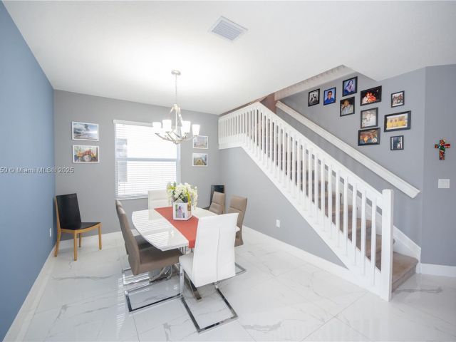 Продажа дома по адресу 1388 SE 27th Ter - фото 6246560