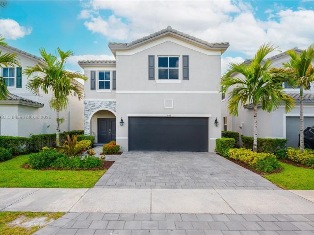 Продажа дома по адресу 1388 SE 27th Ter - фото 6246566