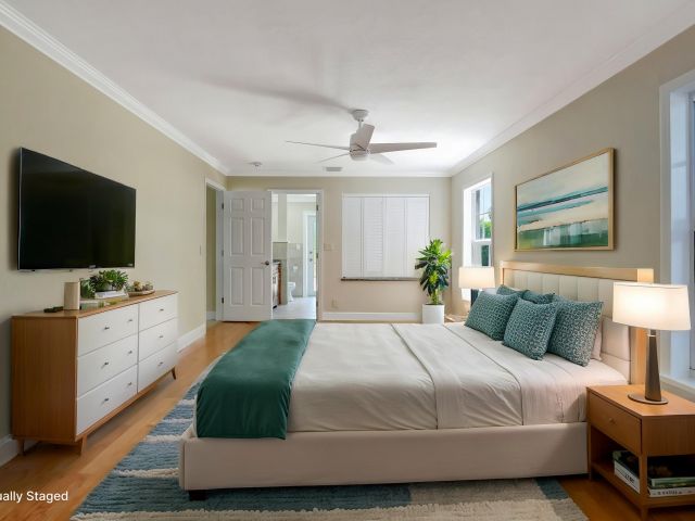 Продажа дома по адресу 4610 Pinetree Drive - фото 6801684