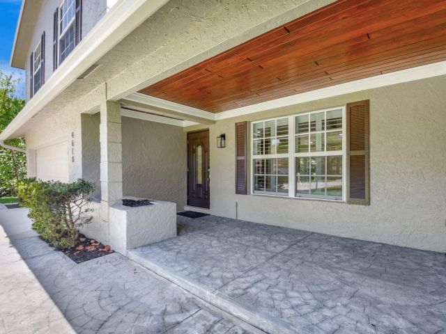 Продажа дома по адресу 4610 Pinetree Drive - фото 6801696