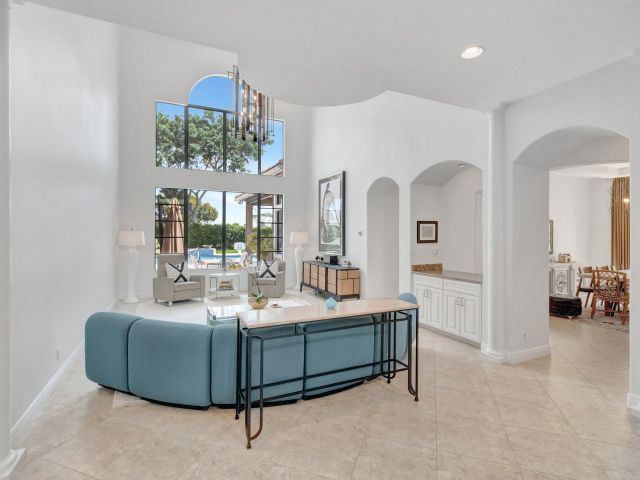 Продажа дома по адресу 15652 Glencrest Avenue - фото 6764744