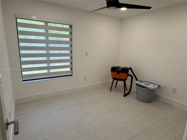 Дом в аренду по адресу 12721 SW 68th Ter. . - фото 6222155