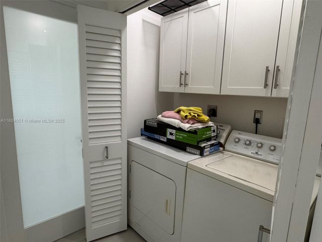 Дом в аренду по адресу 12721 SW 68th Ter. . - фото 6222156