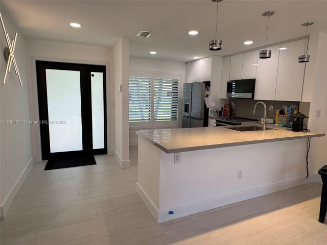 Дом в аренду по адресу 12721 SW 68th Ter. . - фото 6222166