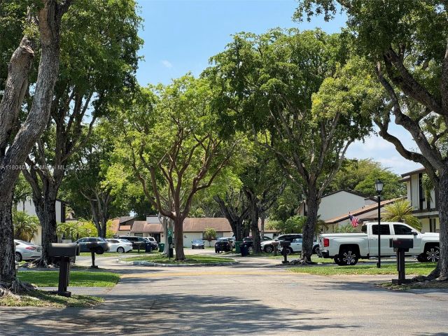 Дом в аренду по адресу 12721 SW 68th Ter. . - фото 6222172