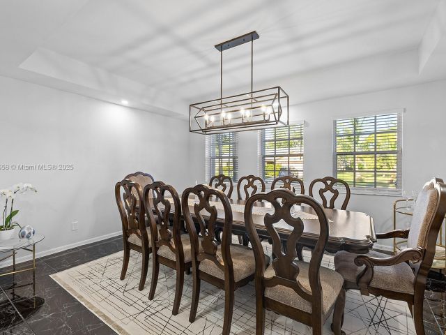 Продажа дома по адресу 620 NW 204th Ave - фото 6228141