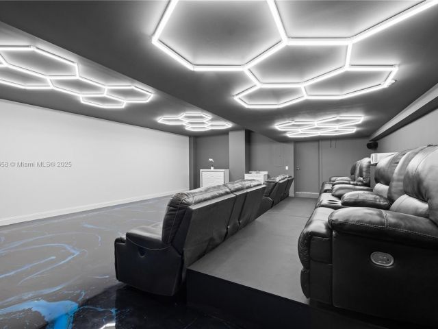 Продажа дома по адресу 620 NW 204th Ave - фото 6228152