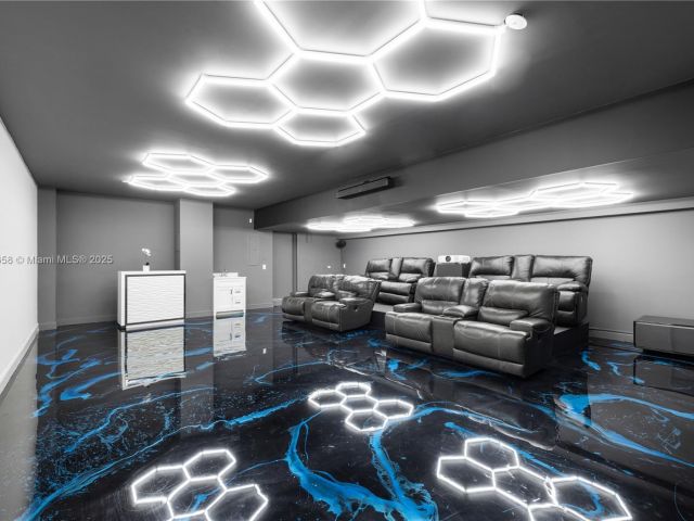 Продажа дома по адресу 620 NW 204th Ave - фото 6228153