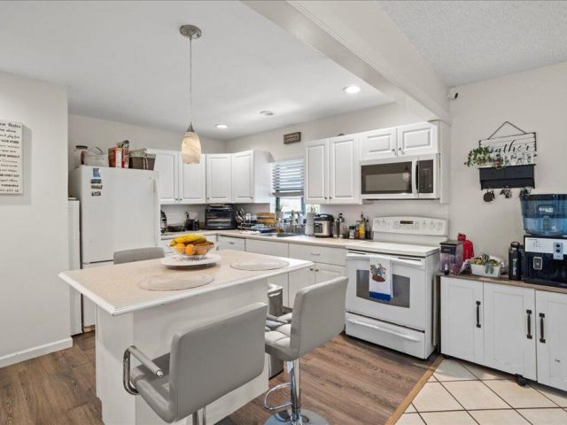 Продажа дома по адресу 9893 Liberty Road - фото 6223095