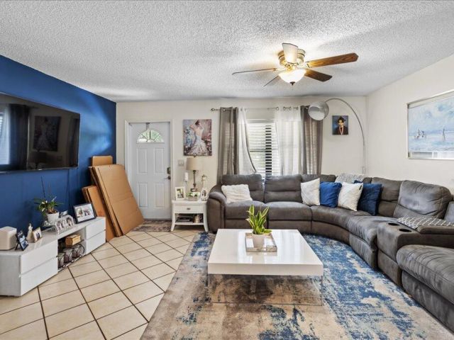 Продажа дома по адресу 9893 Liberty Road - фото 6223096