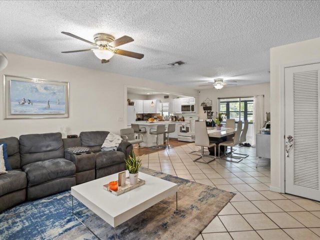 Продажа дома по адресу 9893 Liberty Road - фото 6223097