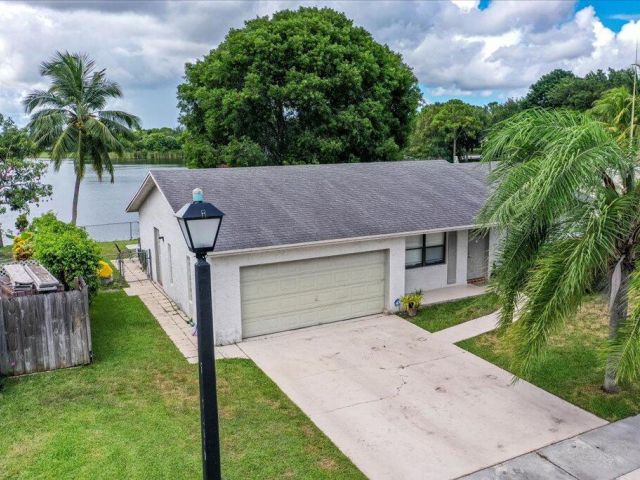 Продажа дома по адресу 9893 Liberty Road - фото 6223098