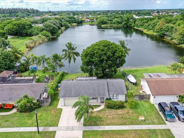 Продажа дома по адресу 9893 Liberty Road - фото 6223100