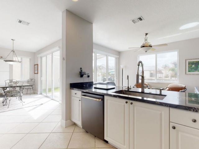 Продажа дома по адресу 14666 SW 132nd Ct - фото 6222983