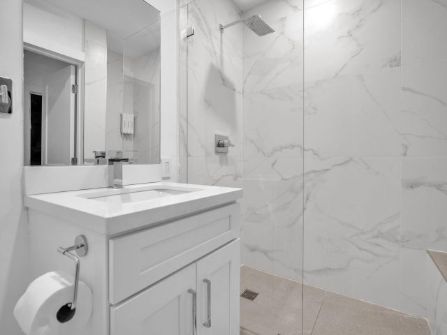 Продажа дома по адресу 5421 N 36th Ct - фото 6223994